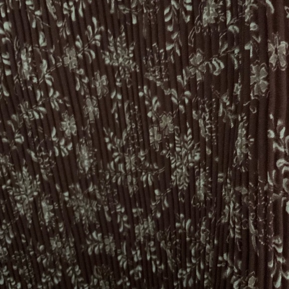 Burgundy Abercrombie Camisole - Picture 3 of 3